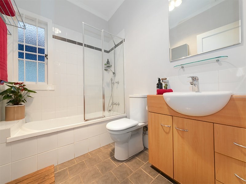 28 Wills Street, Coorparoo QLD 4151