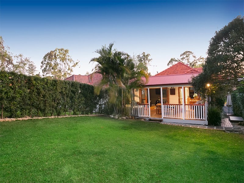 28 Wills Street, Coorparoo QLD 4151