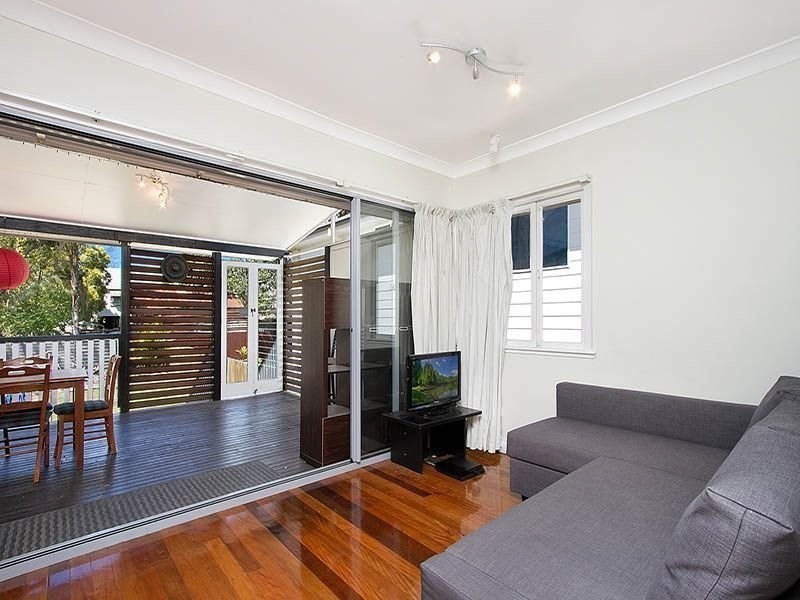 3 Rowland Street, Coorparoo QLD 4151