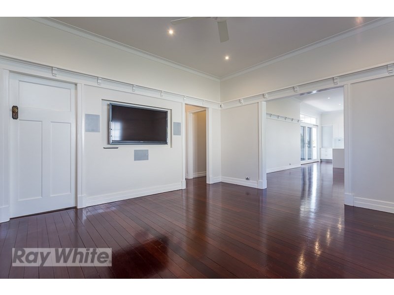 10 Boronia Avenue, Holland Park West QLD 4121