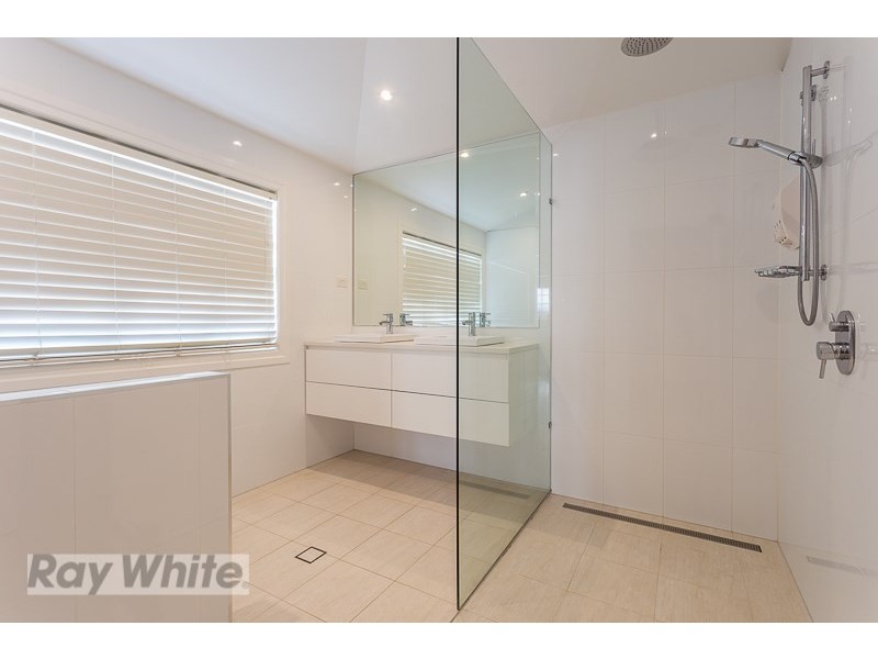 10 Boronia Avenue, Holland Park West QLD 4121