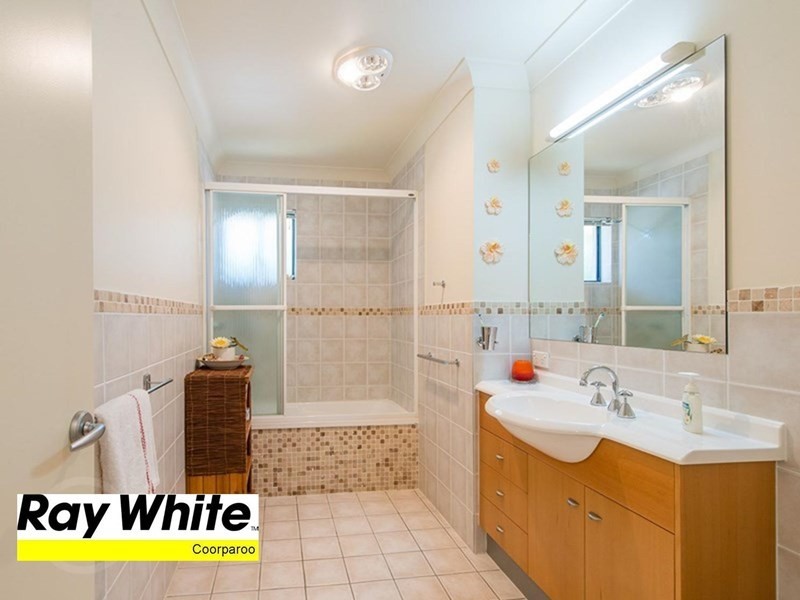 25 Carranya Street, Camp Hill QLD 4152