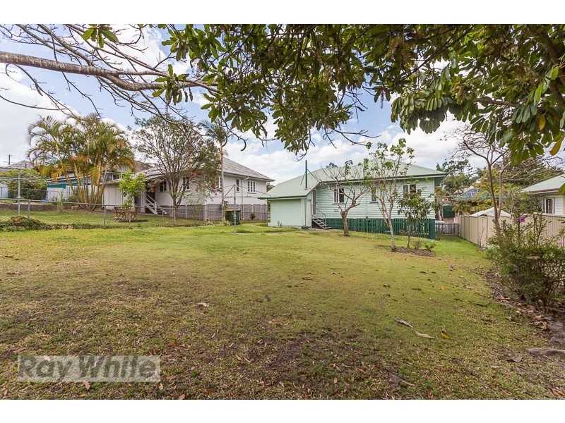 17 Long Street, Camp Hill QLD 4152