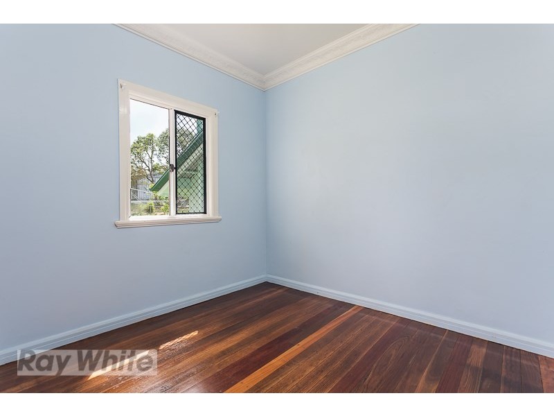 17 Long Street, Camp Hill QLD 4152