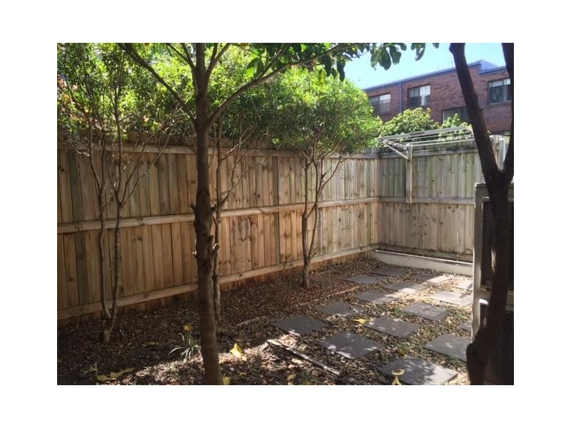 84 Pembroke Road, Coorparoo QLD 4151