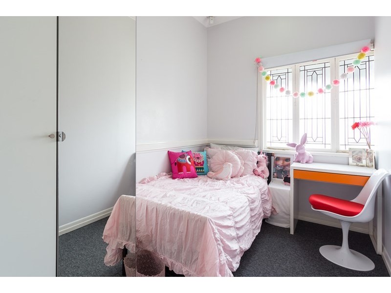 183 Cornwall Street, Greenslopes QLD 4120