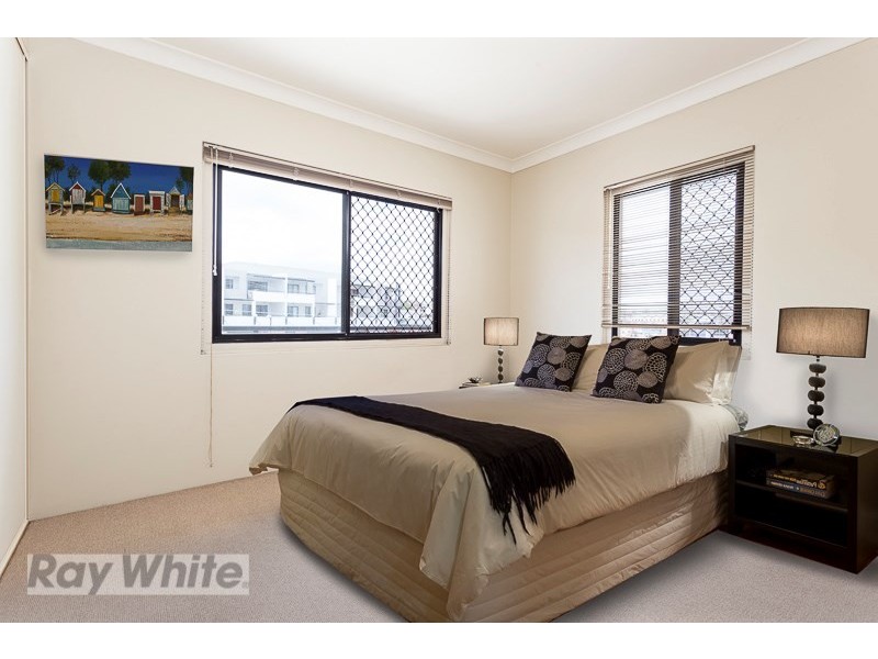 5/8 Kitchener Street, Coorparoo QLD 4151