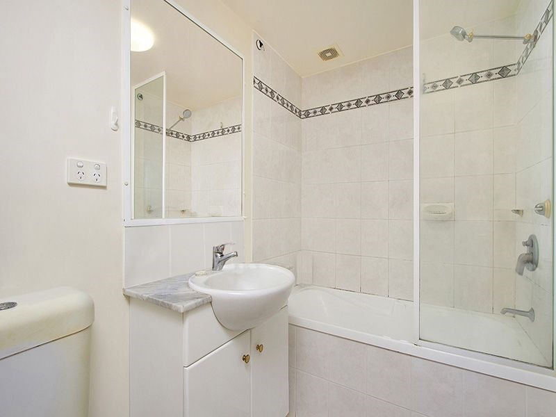 11/55 Harries Road, Coorparoo QLD 4151