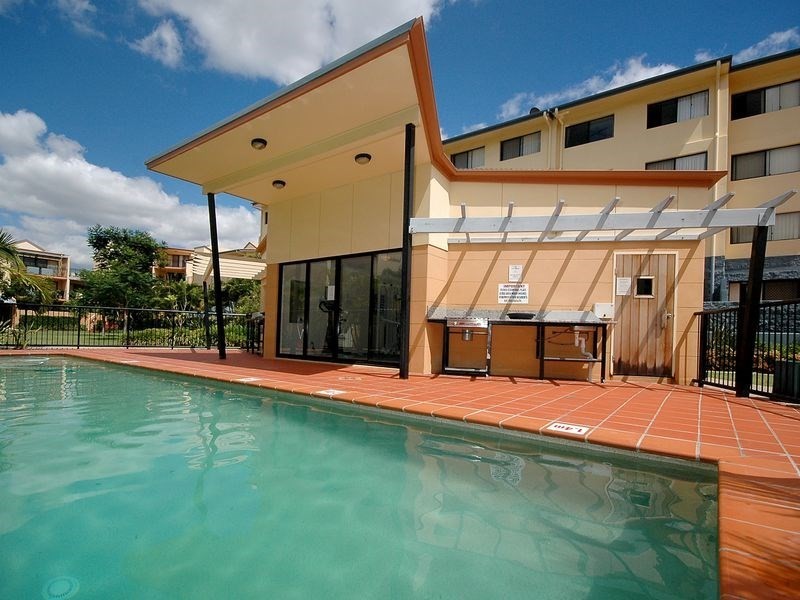 11/55 Harries Road, Coorparoo QLD 4151