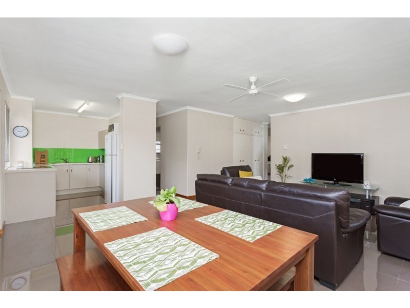 2/15 Macaulay Street, Coorparoo QLD 4151