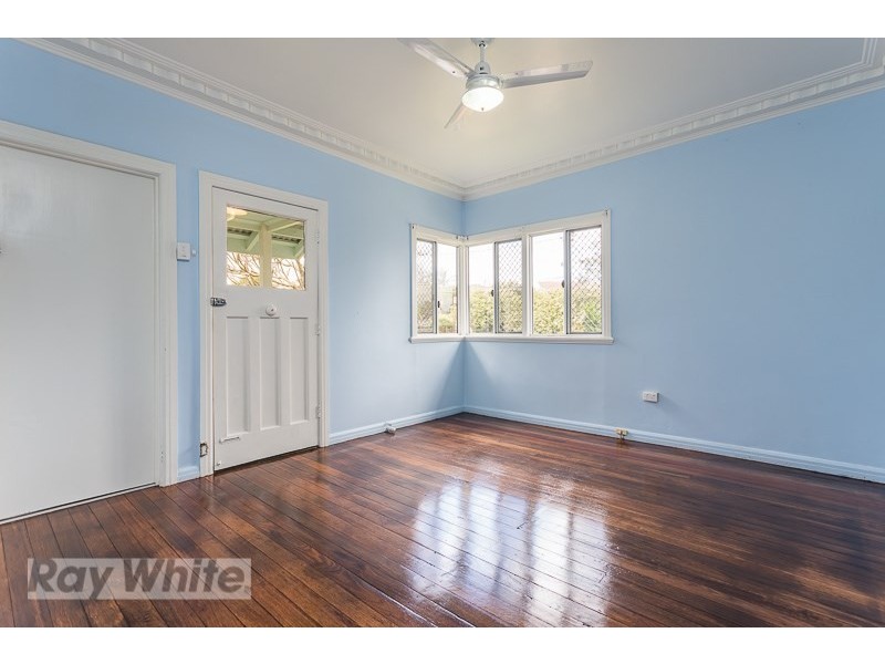 17 Long Street, Camp Hill QLD 4152