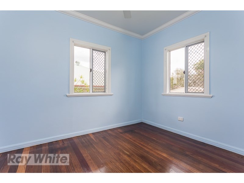 17 Long Street, Camp Hill QLD 4152