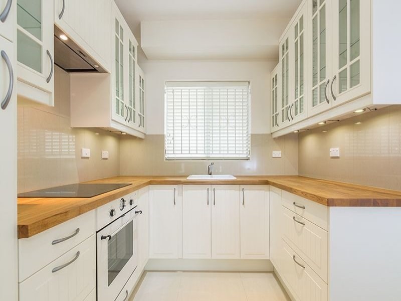 2/296 Cavendish Road, Coorparoo QLD 4151