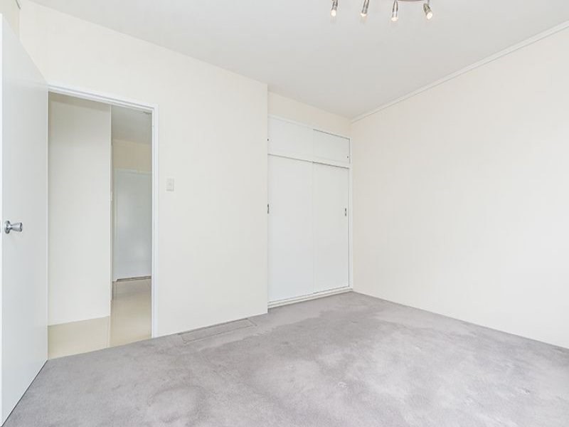 2/296 Cavendish Road, Coorparoo QLD 4151