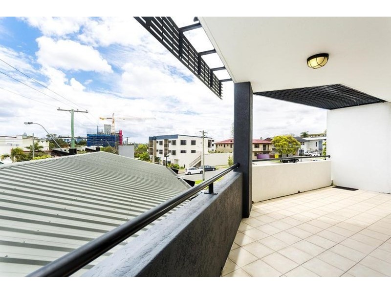 54/11 Kitchener Street, Coorparoo QLD 4151