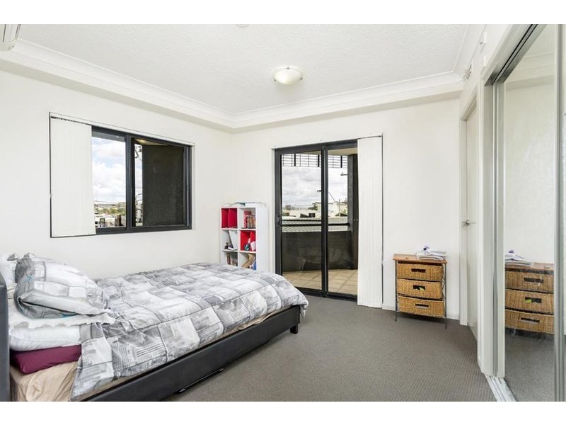 54/11 Kitchener Street, Coorparoo QLD 4151