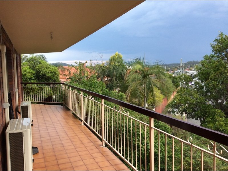 4/3 Curd Street, Greenslopes QLD 4120