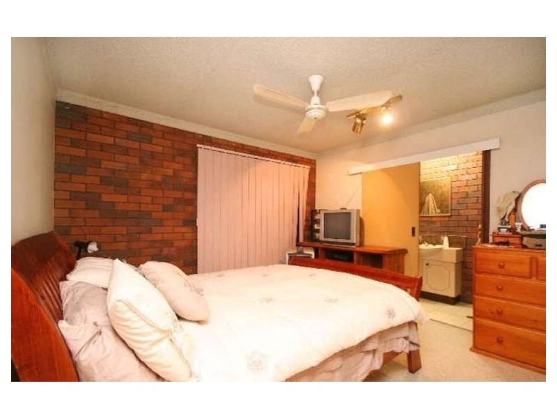 4/3 Curd Street, Greenslopes QLD 4120