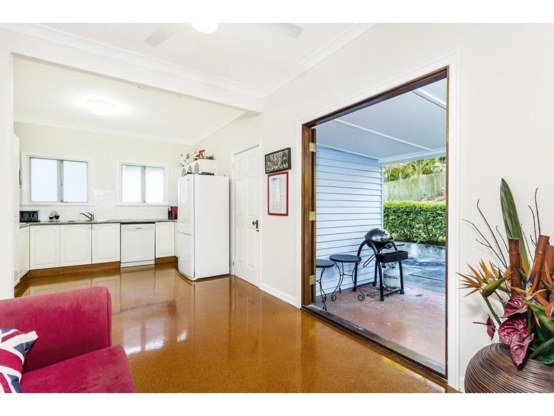 34 Coonara Street, Holland Park QLD 4121