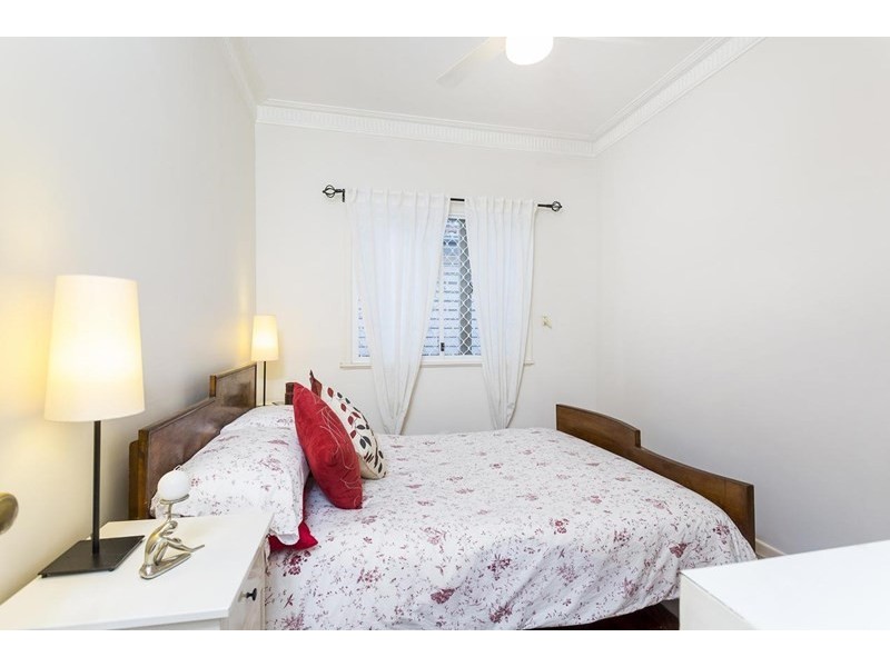 34 Coonara Street, Holland Park QLD 4121