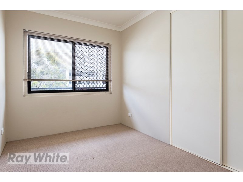 5/8 Kitchener Street, Coorparoo QLD 4151