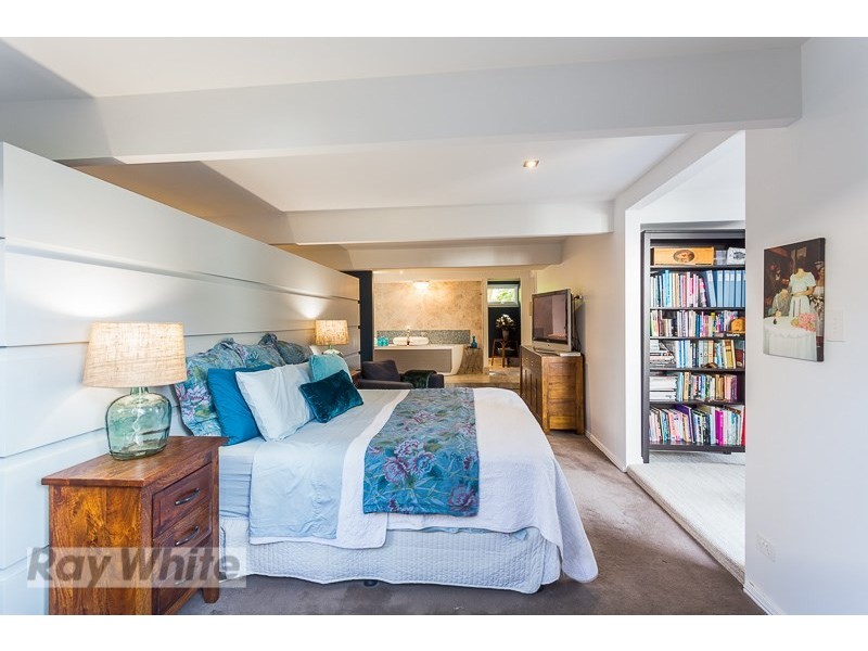 58 Oxley Drive, Holland Park QLD 4121