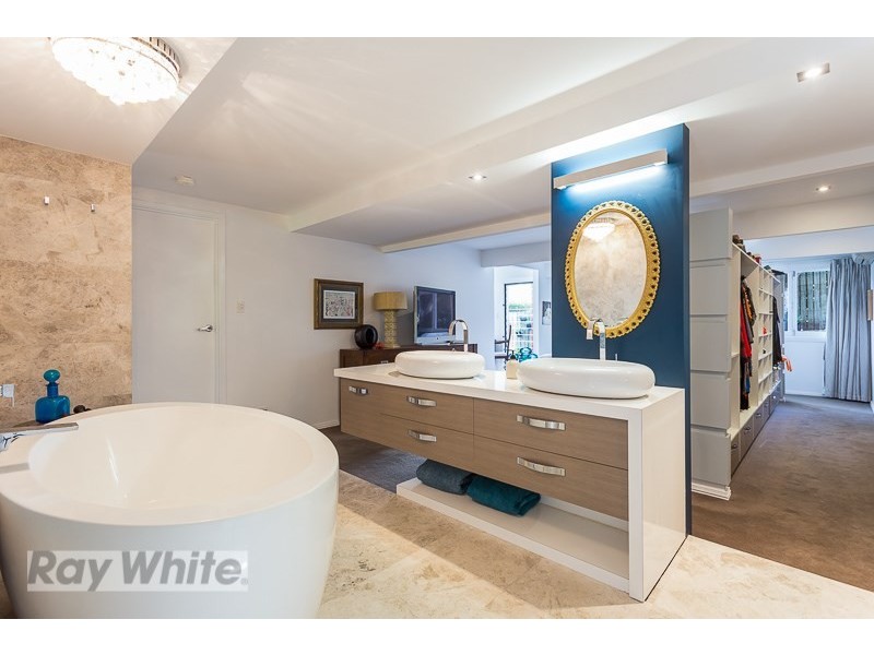 58 Oxley Drive, Holland Park QLD 4121