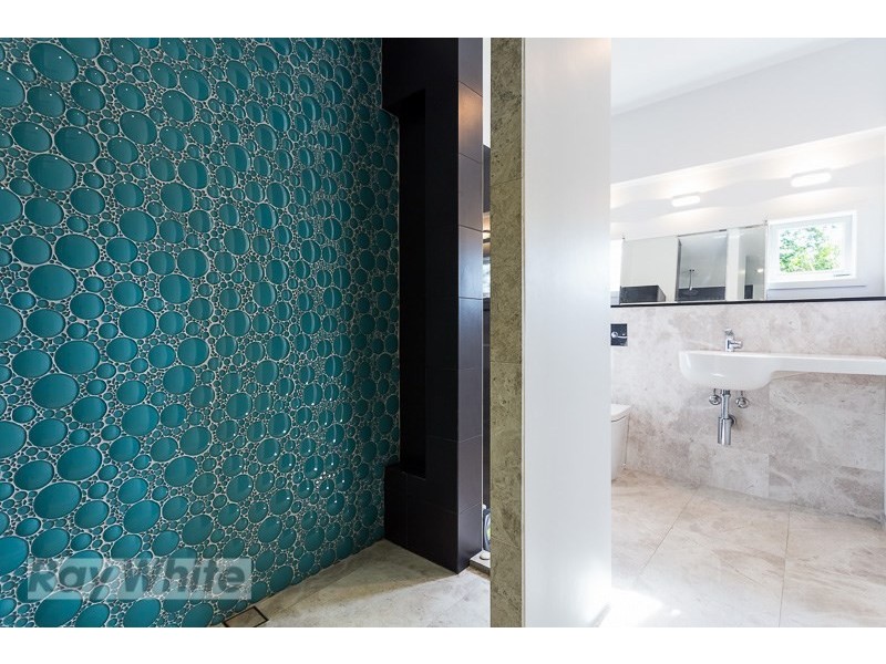 58 Oxley Drive, Holland Park QLD 4121