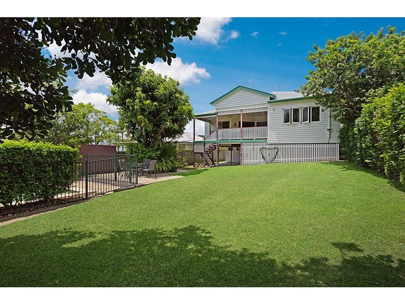 26 Hethorn Street, Coorparoo QLD 4151