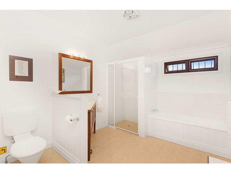 26 Hethorn Street, Coorparoo QLD 4151