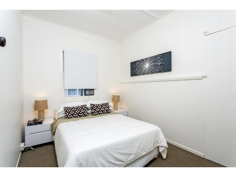 228 Chatsworth Road, Coorparoo QLD 4151