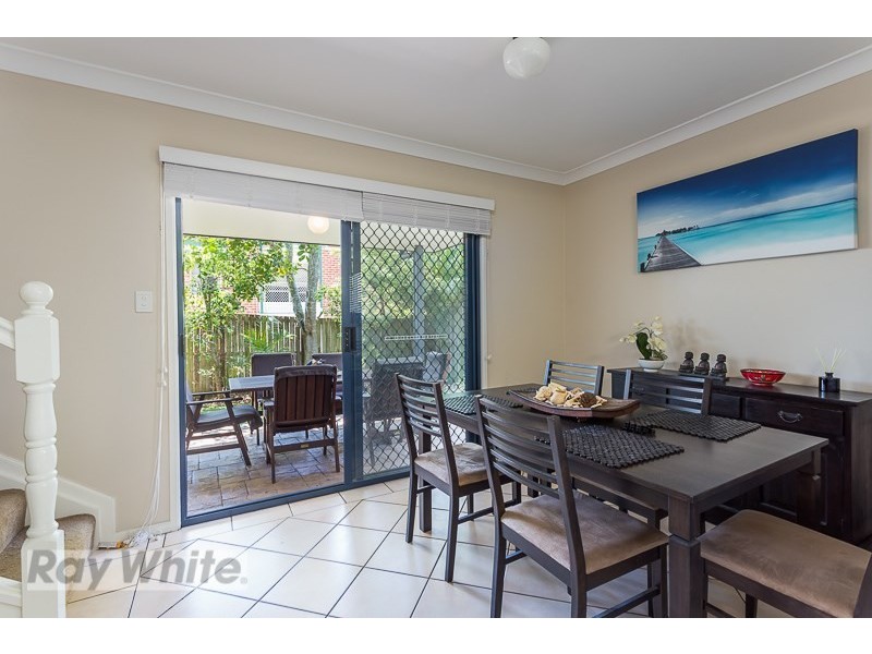 2/404 Upper Cornwall Street, Coorparoo QLD 4151
