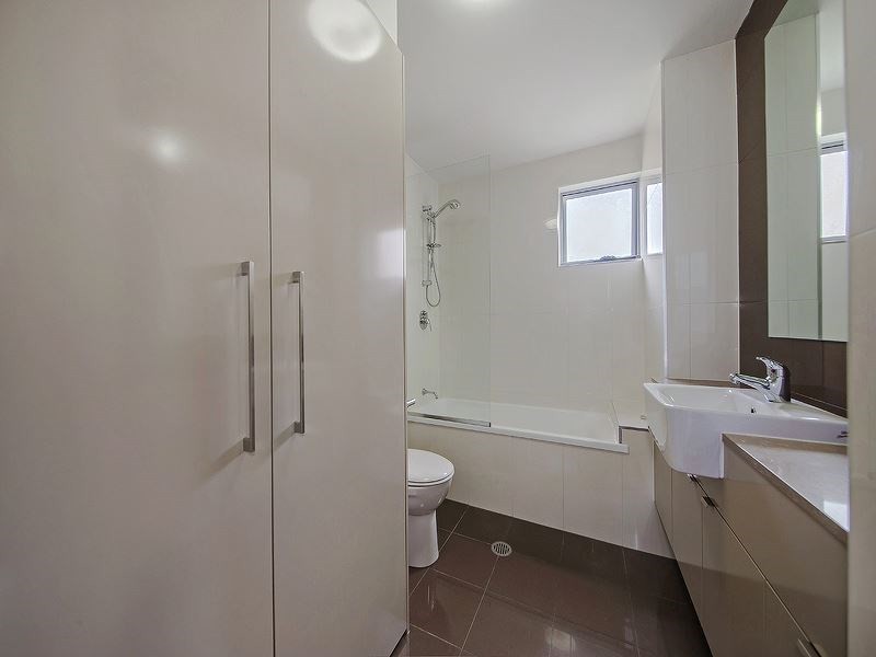 4/57 Gordon Street, Greenslopes QLD 4120