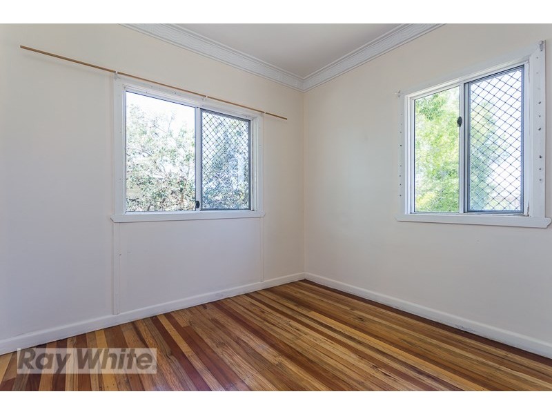 64 Burn Street, Camp Hill QLD 4152