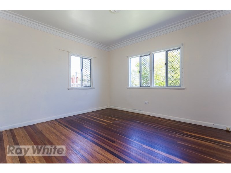 64 Burn Street, Camp Hill QLD 4152