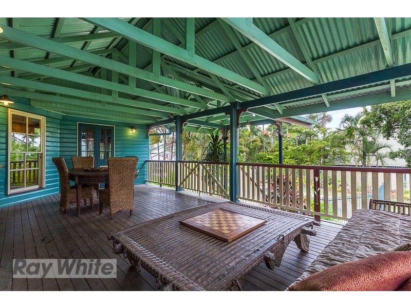 39 Knowsley Street, Greenslopes QLD 4120