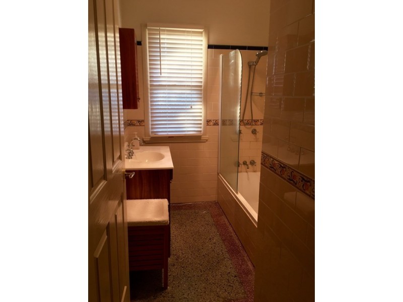 32 Renton Street, Camp Hill QLD 4152