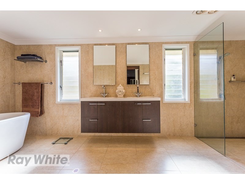 18 Wellstead Avenue, Coorparoo QLD 4151