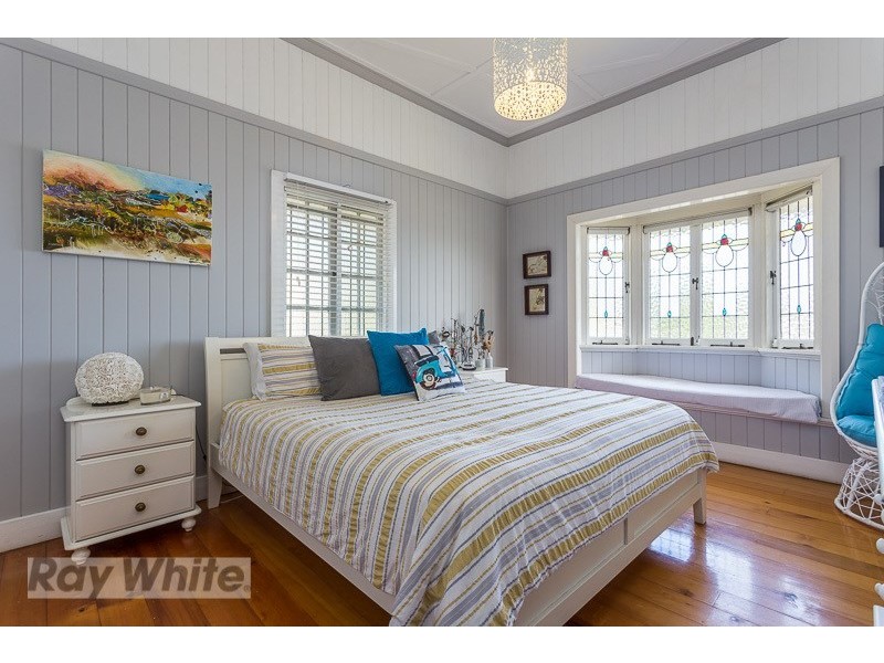 18 Wellstead Avenue, Coorparoo QLD 4151