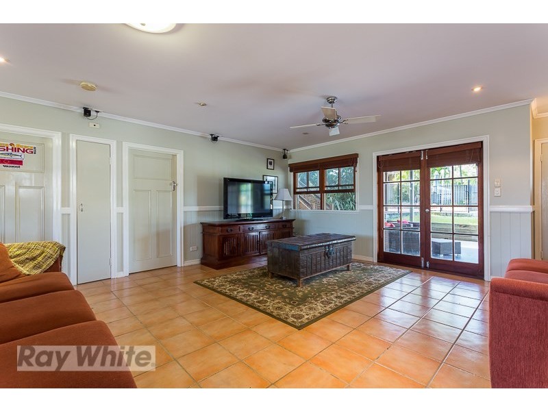 18 Wellstead Avenue, Coorparoo QLD 4151
