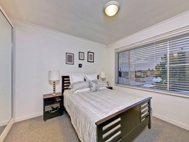 8/77 Kirkland Avenue, Coorparoo QLD 4151