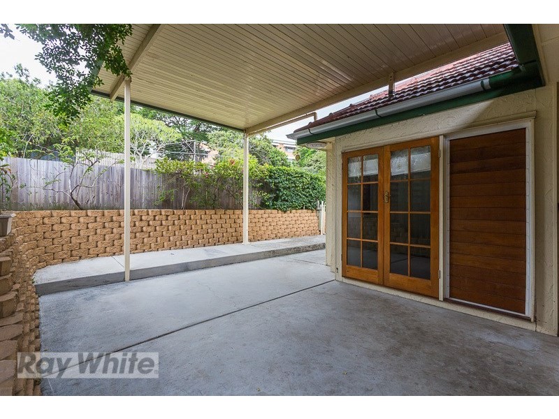 32 Kanumbra Street, Coorparoo QLD 4151