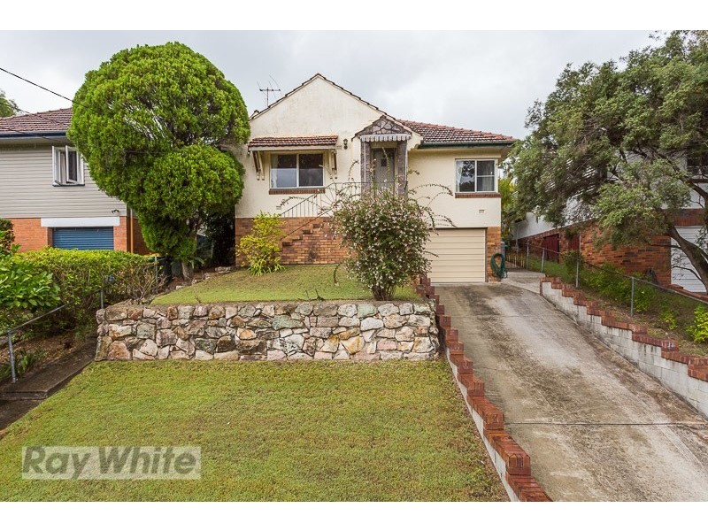 32 Kanumbra Street, Coorparoo QLD 4151