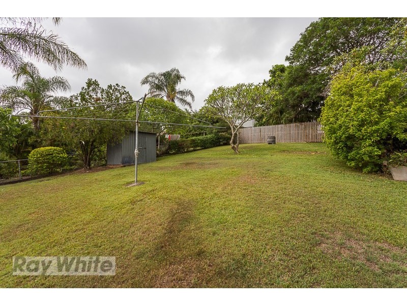 32 Kanumbra Street, Coorparoo QLD 4151