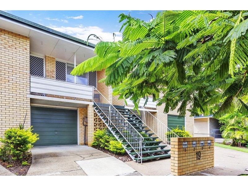 1/19 Robinson Street, Coorparoo QLD 4151