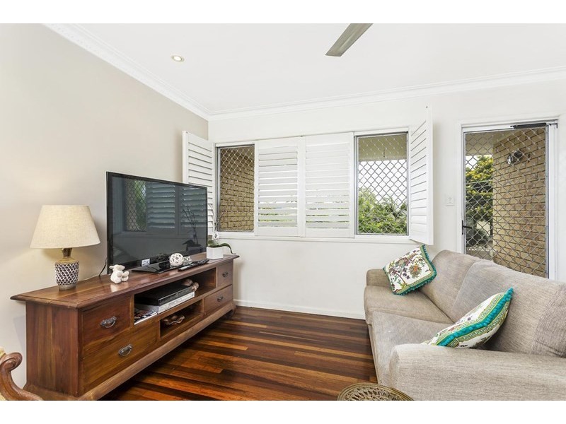 1/19 Robinson Street, Coorparoo QLD 4151