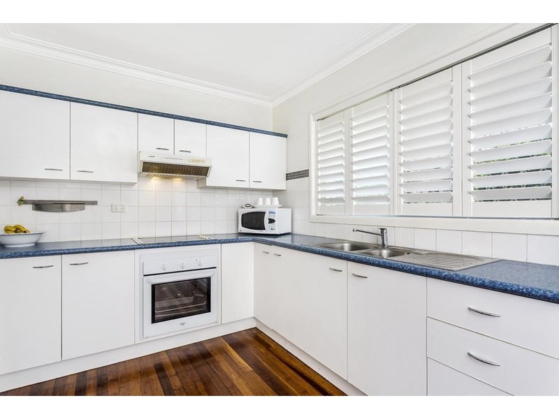 1/19 Robinson Street, Coorparoo QLD 4151