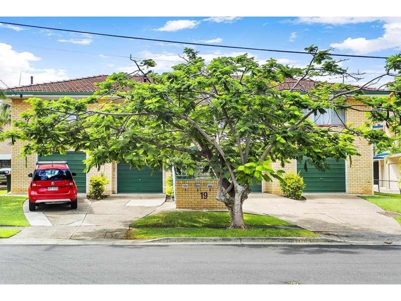 1/19 Robinson Street, Coorparoo QLD 4151