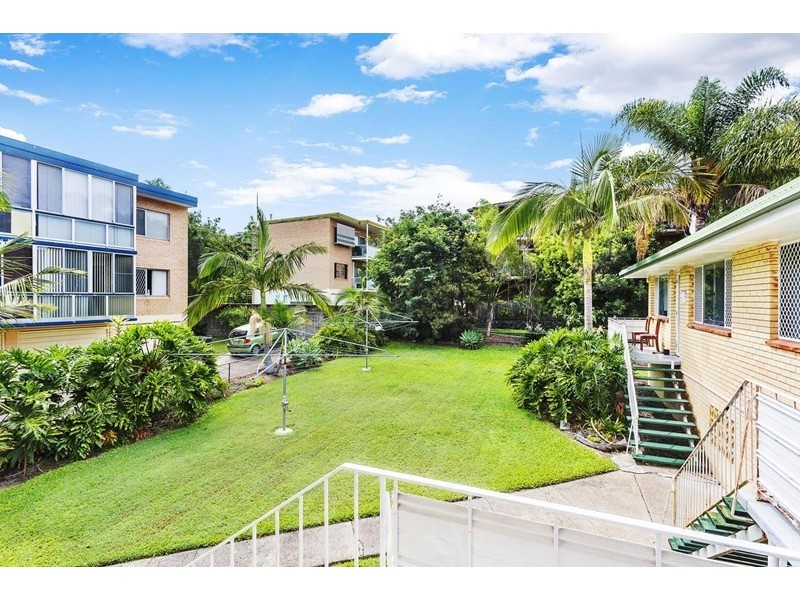 1/19 Robinson Street, Coorparoo QLD 4151