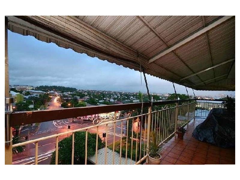 8/3 Curd Street, Greenslopes QLD 4120